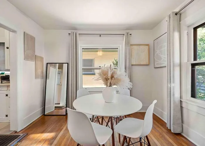 Desert Modern Downtown Unit With Hot Tub Ferienhaus