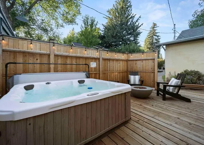 Desert Modern Downtown Unit With Hot Tub *