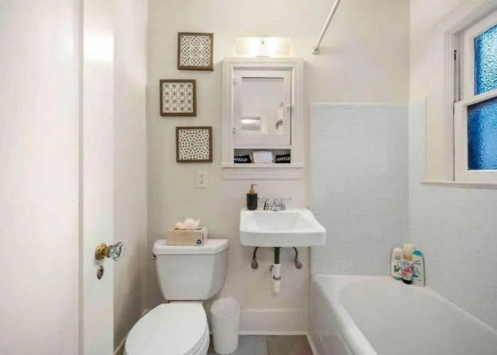 Desert Modern Downtown Unit With Hot Tub * Flagstaff