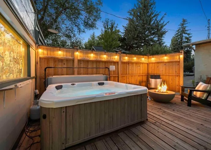 Ferienhaus Desert Modern Downtown Unit With Hot Tub