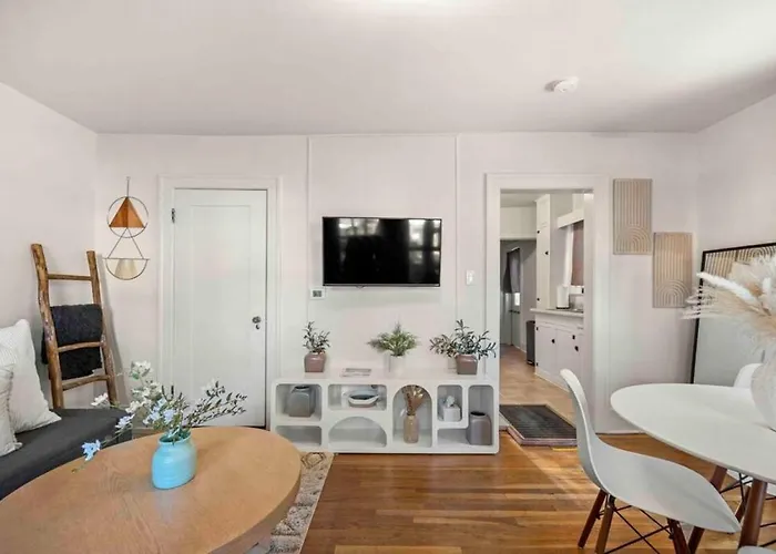 Desert Modern Downtown Unit With Hot Tub