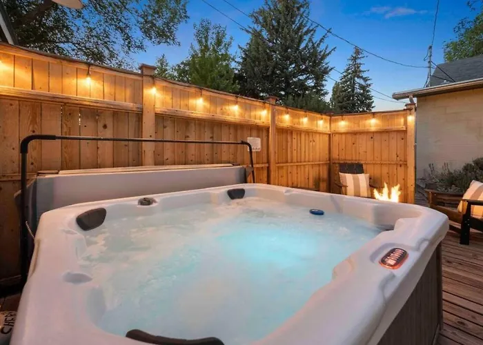 Ferienhaus Desert Modern Downtown Unit With Hot Tub